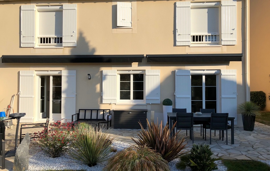 Volets battants classiques à Les lilas