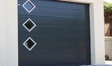 Portes de garage &agrave;&nbsp;LES LILAS